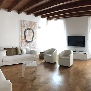 Quarenghi16 Pensión Bérgamo