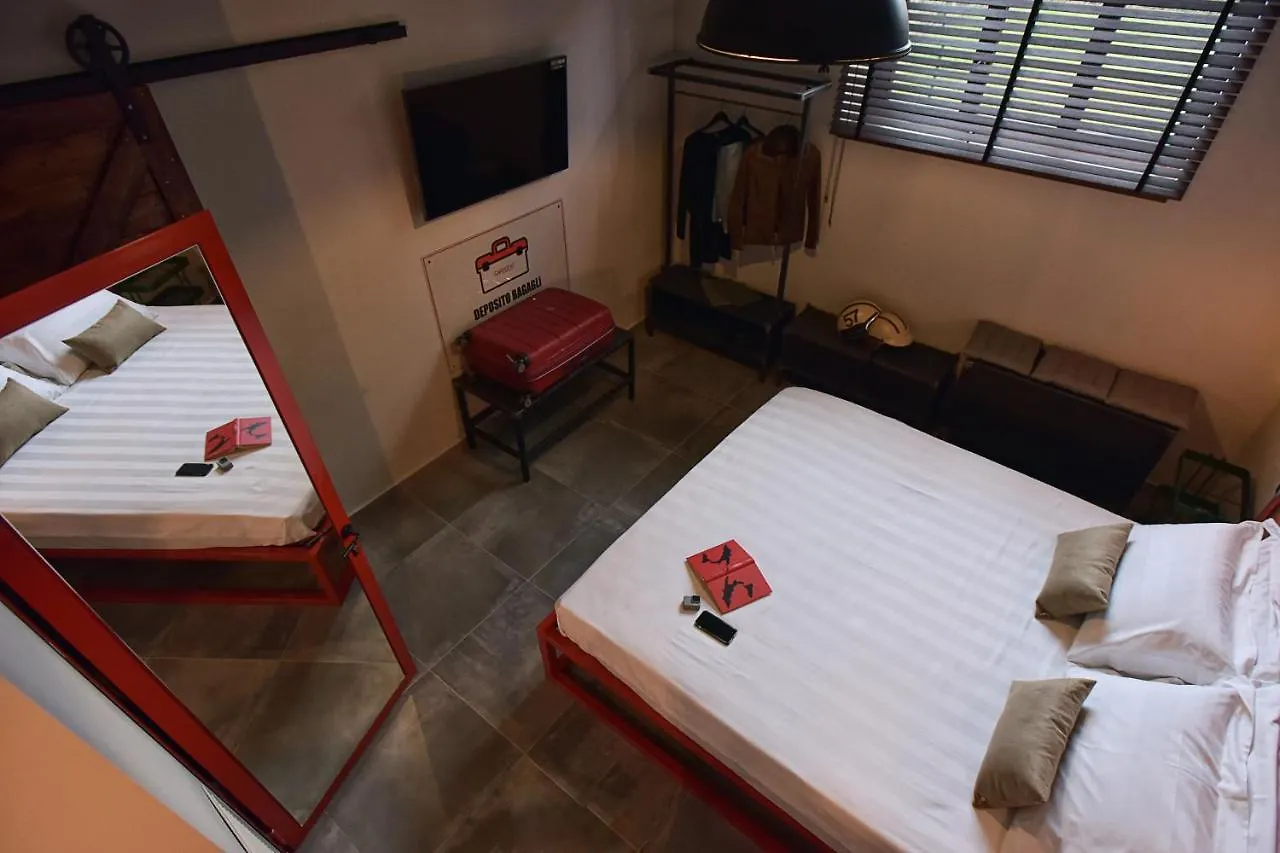 Garage47 Storica Officina Meccanica Loft B&B In Pienza 0*,